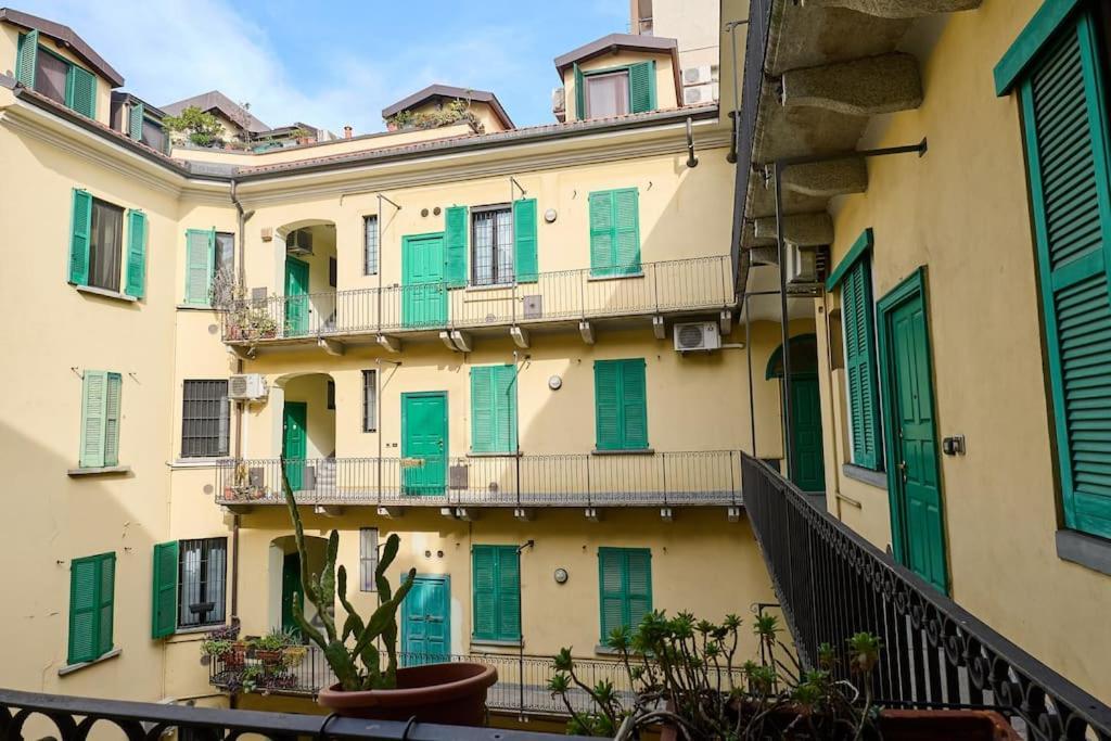 Modern Apartment - Near Isola Distric And Centrale Milan Bagian luar foto